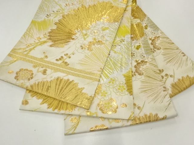  アンティーク　松梅模様織出し丸帯（着用可）